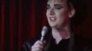 Download lagu Boy George - Karma Chameleon mp3