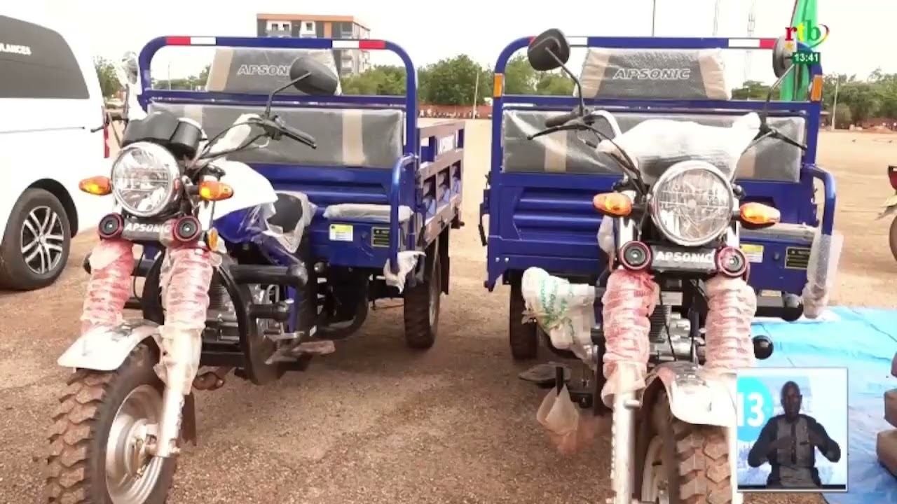 Les artisans miniers de la région du Yaadga offrent une ambulance au CHR de Ouahigouya