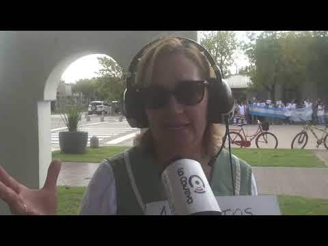 MARIA CELIA VIGNOLES -DOCENTE PEDIDO DE SUELDOS DIGNOS - GRAL LEVALL CORDOBA