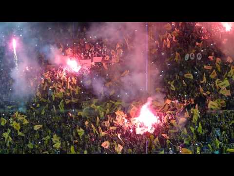 "Recibimiento de Peñarol en el Clásico de la Copa Antel" Barra: Barra Amsterdam • Club: Peñarol