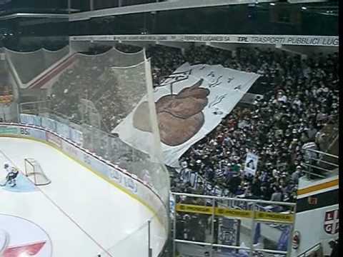 Tifosi dell' Ambri Piotta, vergognatevi!