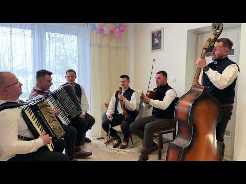 Stoję samotnie w okienku - Kapela Góralska Howerna (@kapelahowerna7862)