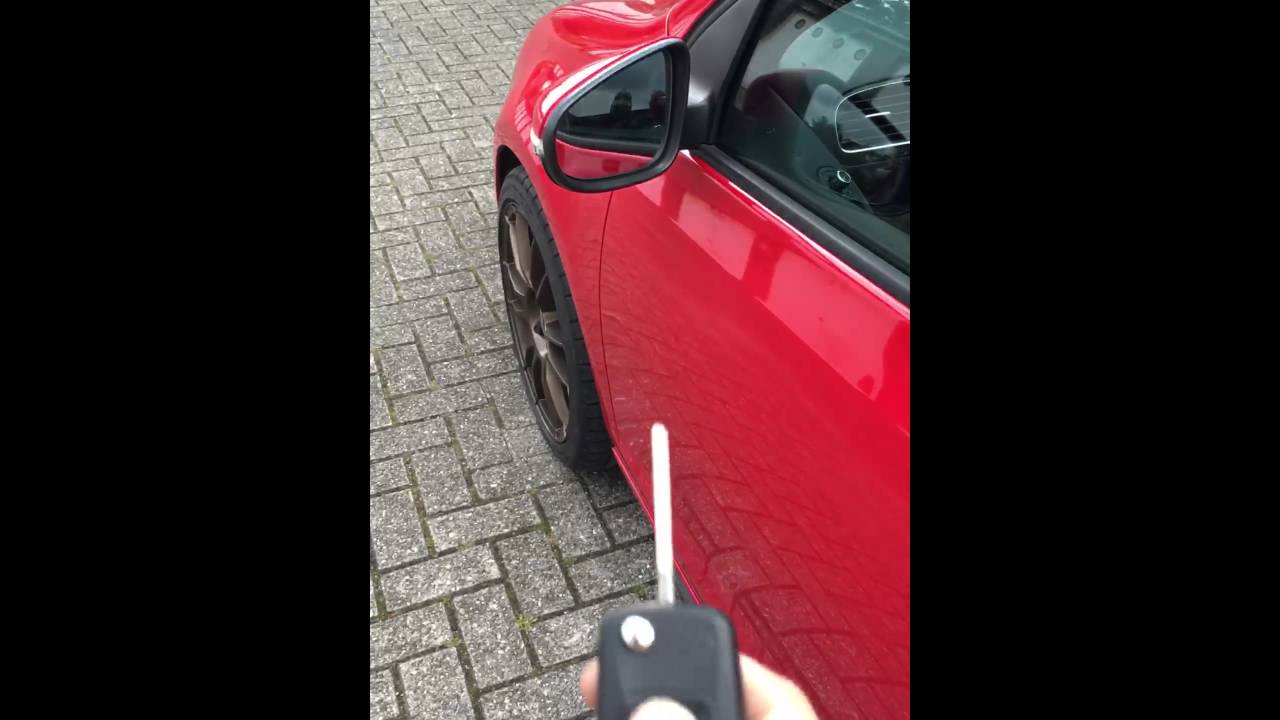 Folding mirrors with remote control