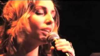 Laure Milan - Papa Don't Preach (Madonna cover / live acoustic)