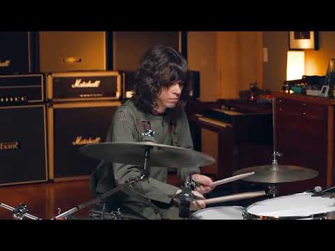 domi and jd beck – OUT OF SYNC (from Rick Beato’s Channel)