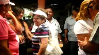 preview picture of video 'Cofradía en Panchimalco. Folklore Salvadoreño.'