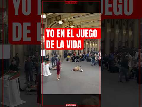 Reportera cae en mañanera por balón mundialista @noticiamx