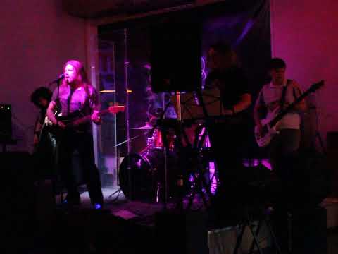 QueenField - Living On My Own (Jimi Club, Moscow, 21st July 2018)