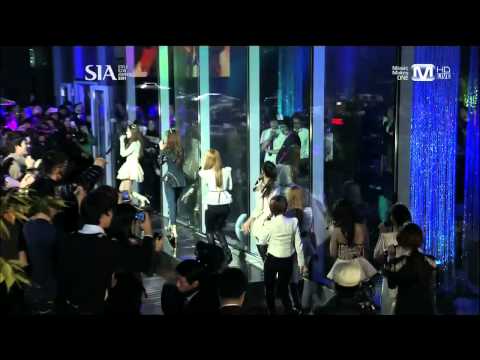 111103 - SNSD - Gee @ Mnet 2011 Style Icon Awards