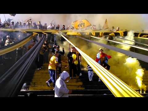 "Recibimiento Almirante Brown(La banda monstruo)" Barra: La Banda Monstruo &bull; Club: Almirante Brown