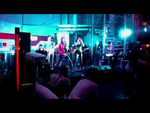 Inna kamarie Feat Piyu ( Firasatku)