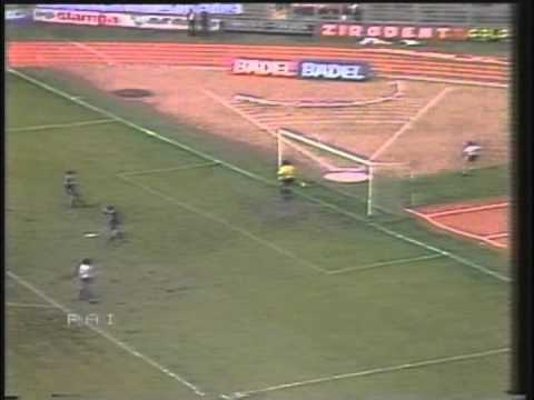 1984 (October 3) Hajduk Split (Yugoslavia) 2-Dinamo Moscow (USSR) 5 (Cup Winners Cup).mpg