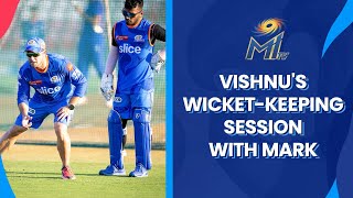 Vishnu's wicket-keeping drills with Head Coach Mark Boucher | Mumbai Indians