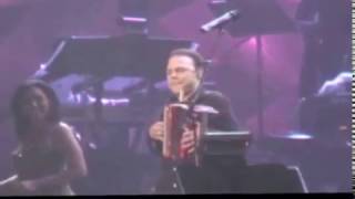 El Prodigio con Juan Luis Guerra, en el Miami Arena&quot;Tours 20 años &quot; 2005 ,&quot;La cosquillita&quot;