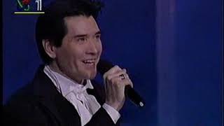 Download lagu 1998-02-11 广东汕头：费翔(Fei Xiang) Kris Phillips 回忆,，只有你（与朱桦一起演唱） mp3
