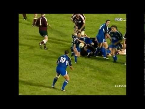 Sam Tuitupou blunders a great kick by Carlos Spencer