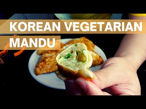 Easy way to make Korean Vegetarian Mandu (Dumplings)