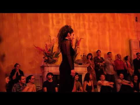 Dilara Ogretmen and Panagiotis Katanias - Frente a una copa