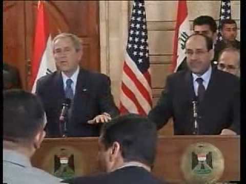 Bush schiva 2 scarpe in faccia !!