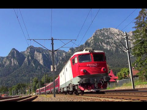 Romanian interregio train-IR 1732 Galați-Brașov iese din Gara Bușteni-16.09.2020