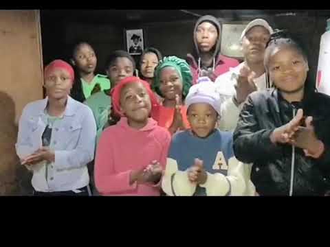 Athandwe gwijo (hamba Wena) by team ft 