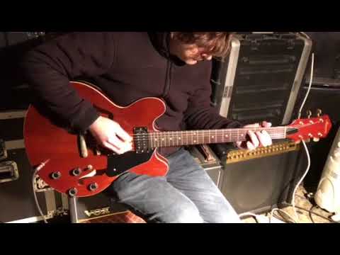 Demo of a vintage Harmony ES335 guitar  by John (the Doubtful Bottle)