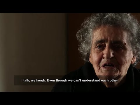 La nonna greca che «adotta» i profughi 