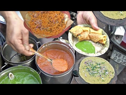 Cheapest All Time Favourite Snacks Aloo Puri And Moong Dal Chilla | Yummy Indian Street Food