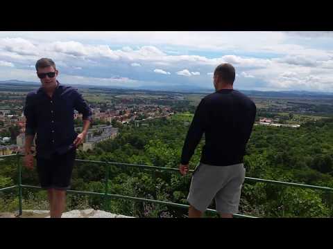 TOMO GUSTLIK CZARNA OWCA NIESIE CHWAŁE