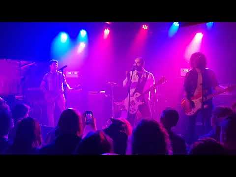 Hold Me Tight, Giuda