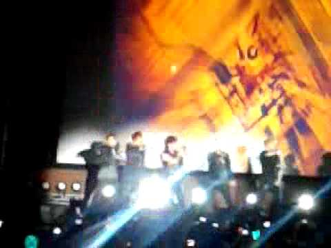 111103 SHINee In London Juliette