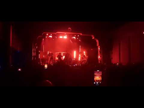 Alan Sutton y las crituritas de la asiedad - El monstruo del sofá - Auditorio oeste (sólo una parte)