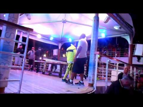 Nick Carter jugando con mi corneta!