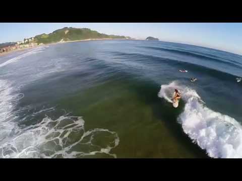 Surfing Zarautz Sonia Ziani & Ainhoa Dominguez
