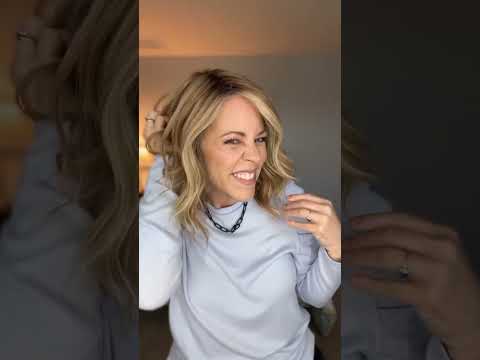 SIMMER ELITE by Raquel Welch in is my Favorite Wavy Wig!