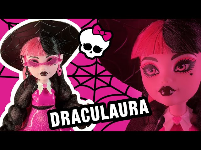 Vídeo relacionado con Monster High Alumni - Alas de corazón de Draculaura Camiseta