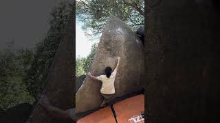Video thumbnail de Stop racism, 6b+ (sit). Can Boquet