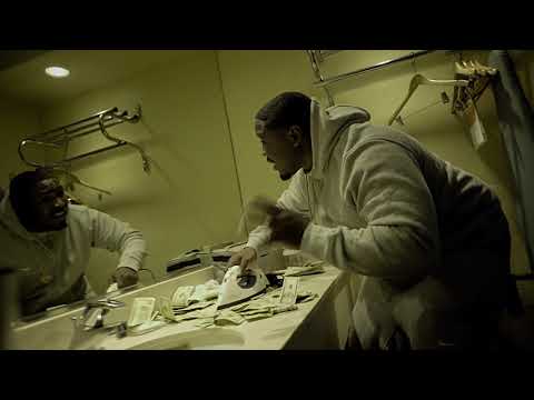 KxNG LLAMA - Money and Smoke