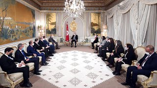 الرئيس التونسي قيس سعيد يستقبل الوزير الأول وزير المالية والوفد المرافق له بقصر قرطاج