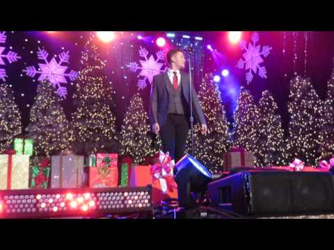 Scotty McCreery Hollywood Christmas Parade 11-27-16
