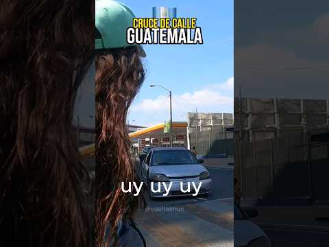 🇬🇹 IMPOSIBLE CRUZAR LA CALLE EN GUATEMALA 😲🚍 #vueltalmun #guatemalacity