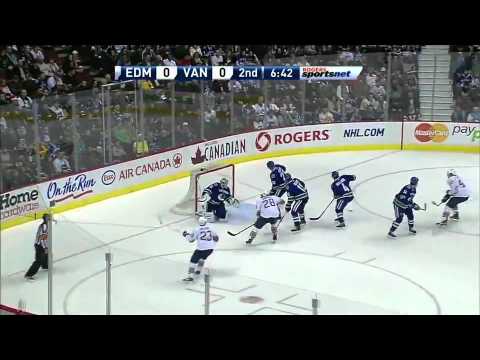 Ryan O'Marra First NHL Goal 26/12/2010