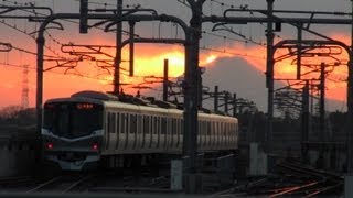 preview picture of video '12月12日のダイヤモンド富士 つくばエクスプレス守谷駅 Sunset Mt.Fuji'