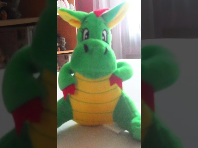 Vídeo relacionado con Pack de 6 pics de madera 25cm. Dragón Sant Jordi en fieltro