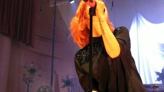 4/13 Paramore - Never Let This Go + Decode @ The Meyerhoff, Baltimore, MD 5/11/15