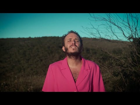 ALGUÉM CANTANDO (Caetano Veloso) :: LUIZGA + iZem (music video)
