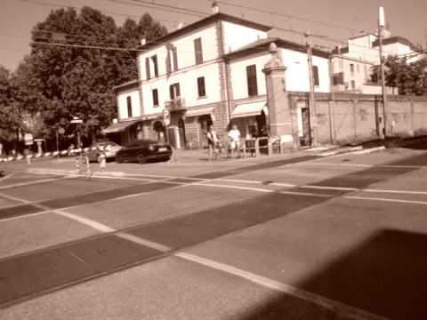 Passaggio a livello con semibarriere di via Candiano in Seppia - Ravenna // Level Crossing