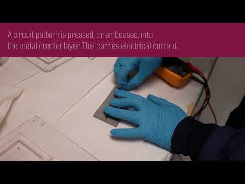 A soft, self-healing circuit