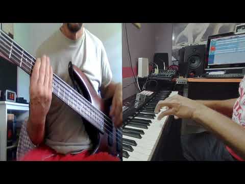 cover de piano y bajo...grupo bananas(arrucuchichi)