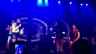 Claudia Leitte dançando funk com Ludmilla no Monte Líbano.